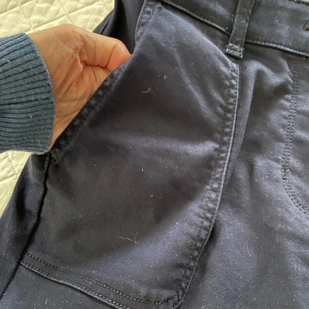 Croft & Barrow Utility Pants Tapered Leg Midrise Navy Stretch Waist Size 6 - Picture 9 of 13